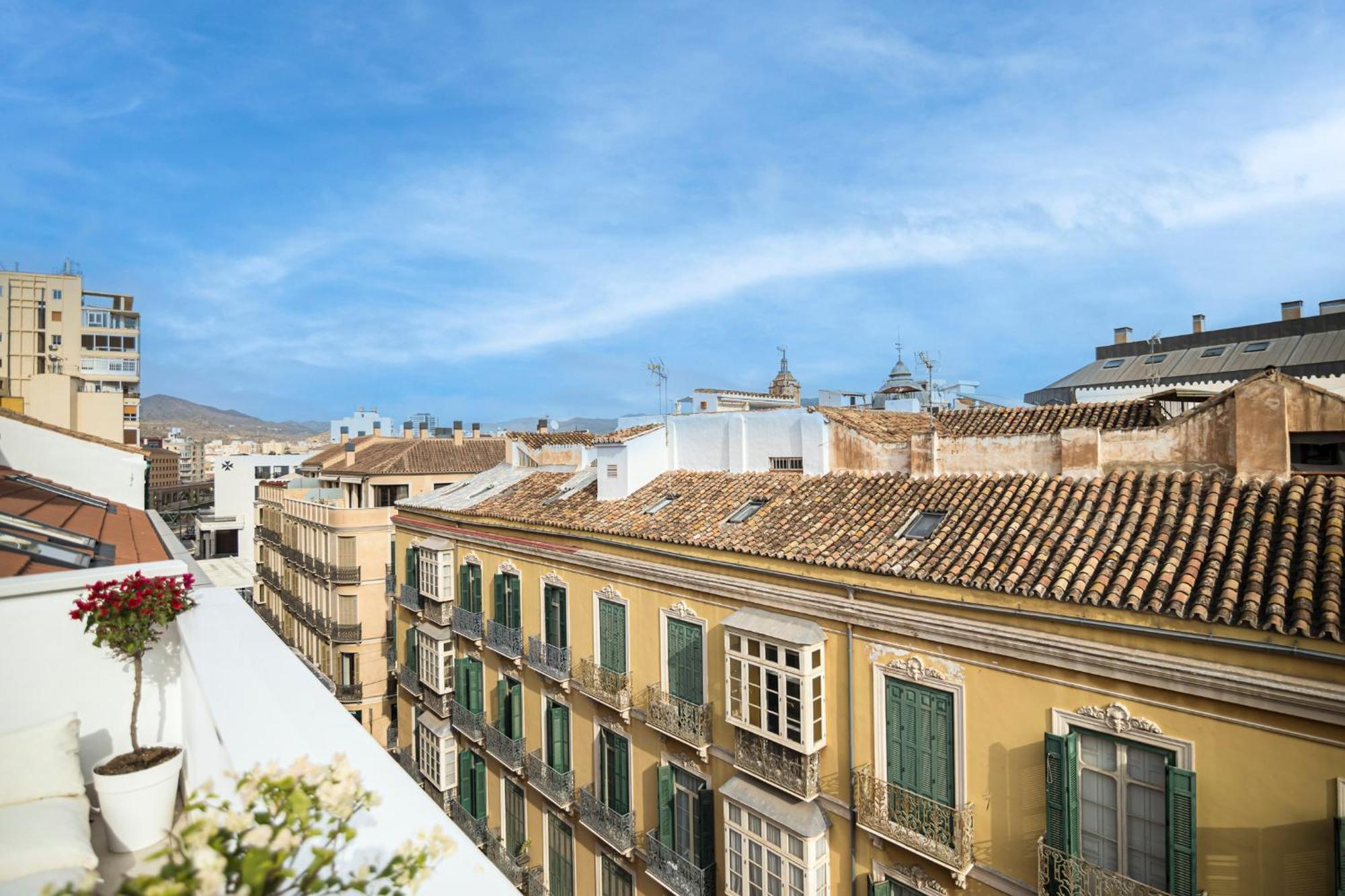 Atarazanas Suite, Atico Con Terraza Malaga Exterior photo