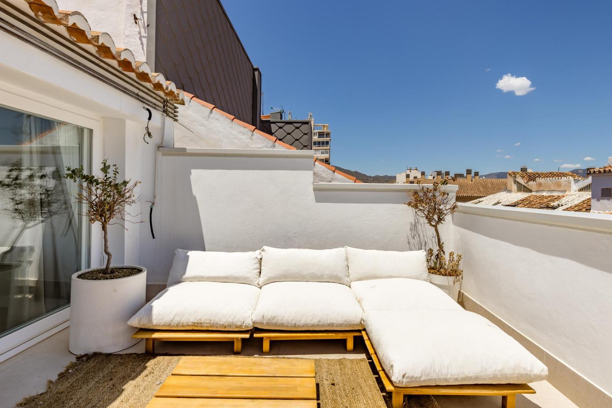 Atarazanas Suite, Atico Con Terraza Malaga Exterior photo
